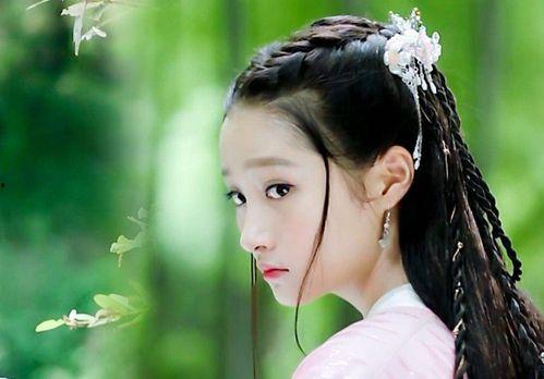 吃瓜看女主,揭秘她背后的故事 第2张 吃瓜看女主,揭秘她背后的故事 第2张